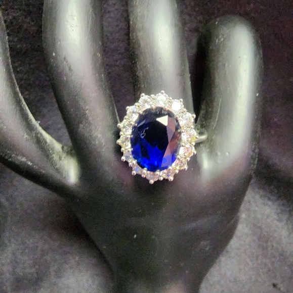 Sapphire and CZ LADIES ring - Picture 3 of 4